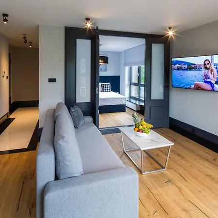 Bella - Victoria By Oneapartments Apartment